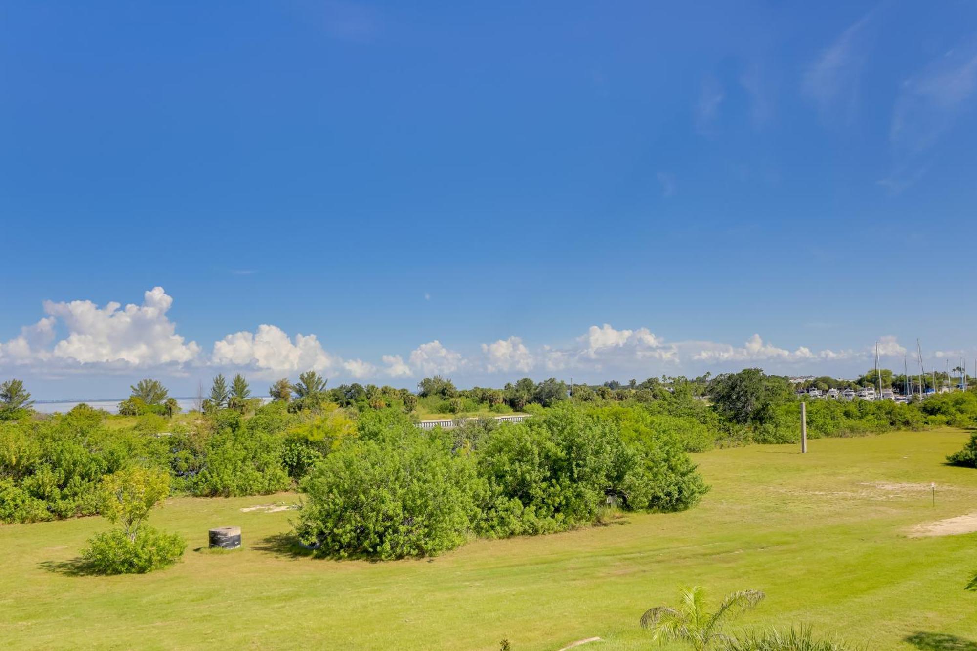 Coastal-Zen Ruskin Retreat Less Than 1 Mi To Beach! Luaran gambar